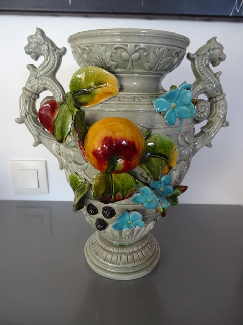 Grand Vase En Barbotine - Décor Fleur Et Femme Ailée - Couleur Bleu Gris - Occasion