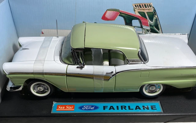 1957 Ford Fairlane Skyliner Retractable Top Green/White Die Cast 1:18 Sun Star