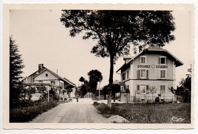 LES BORNES DAMVANT Doubs CPA 25 carte photo les douanes suisses