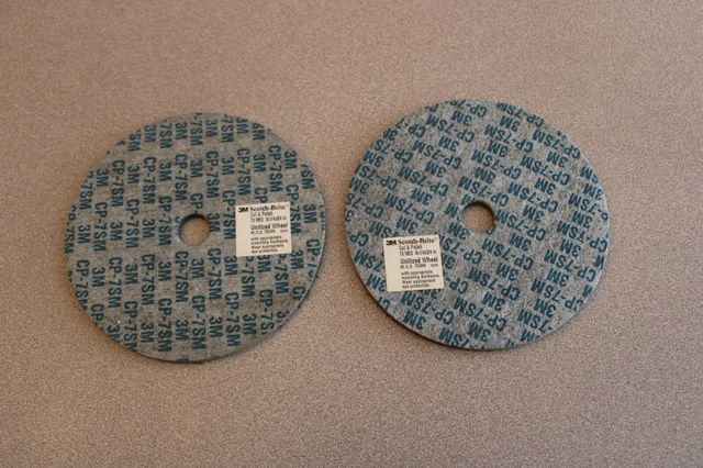 2 3M Scotch-Brite™ CP-7SM Cut and Polish Unitized Wheels 7S Medium 6"x1/4"x3/4"
