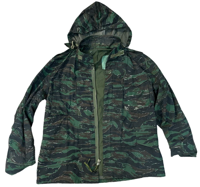 VINTAGE COLD WEATHER Field Coat Jacket With Rain Hood Camouflage Tiger