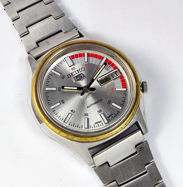 Seiko Silver Dial Automatic 17 Jewels Day Date Function Wrist Watch 7009A