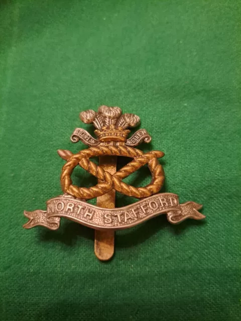 Vintage British Army WW1/WW2 North Stafford Regiment Cap Badge