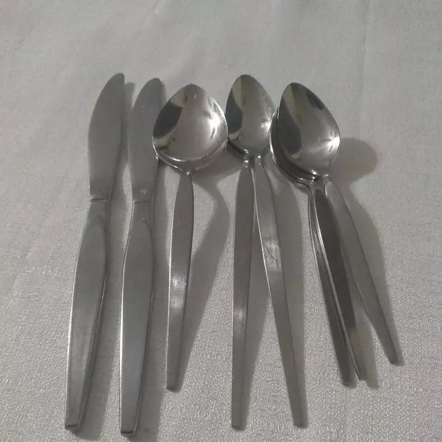 8 SATINIQUE - Oneida Community Stainless Flatware Teaspoons Spoons Dinner Knives