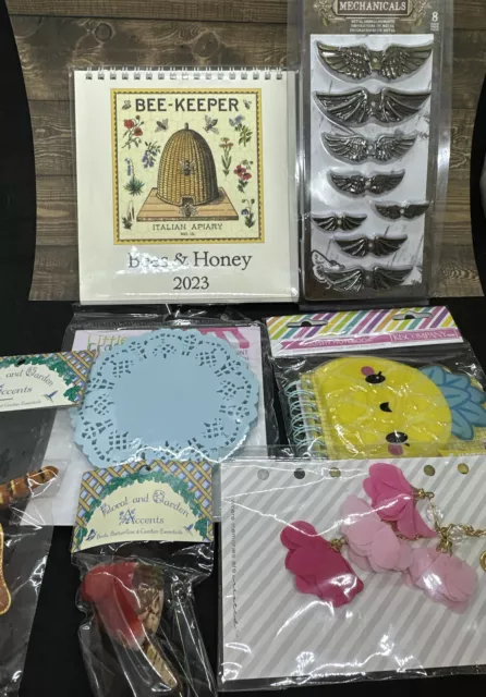 Lote de Suministros de Artesanía Medios Mixtos Arte Collage Cuaderno Abejas Cavallini Pájaro Metal