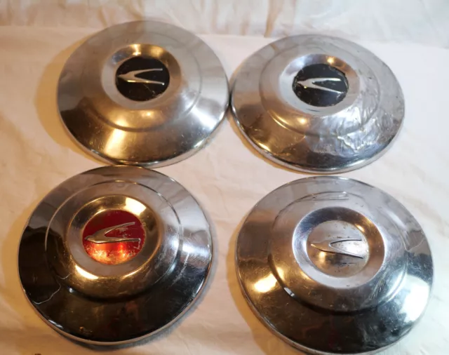 Lot 4 enjoliveurs SIMCA - diamètre 21 cm - années 50/60