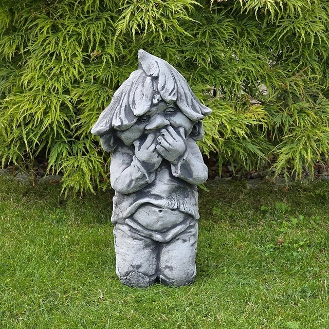 XXL Troll-Oma Gartenfigur – Zeigt Mittelfinger, 36 Cm Hoch, 21 Kg, Frostsicher Aus Steinguss