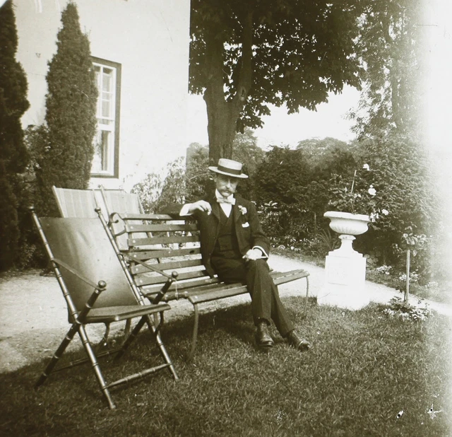 Jardin Homme au chapeau Mode c1910 Photo Plaque de verre Stereo Vintage V34L2n