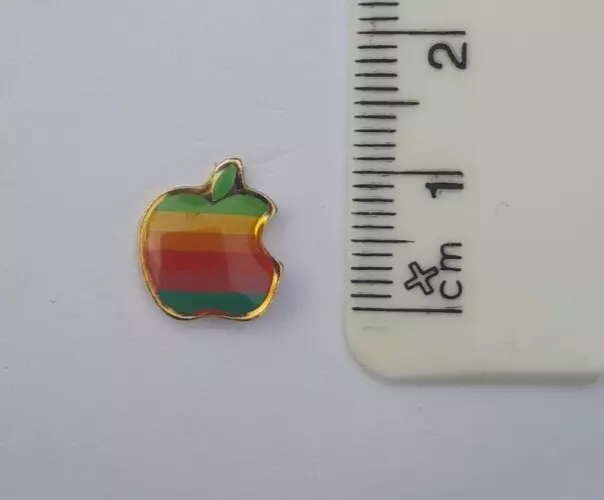 VTG NOS MACINTOSH APPLE MAC 1980s / 90s COMPUTER PIN BADGE