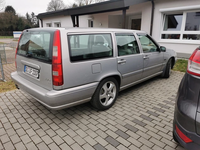 Volvo 850 v70 I T5, mit neuem TÜV und ASU. Volvo neu aufgebaut. Ein super Auto.