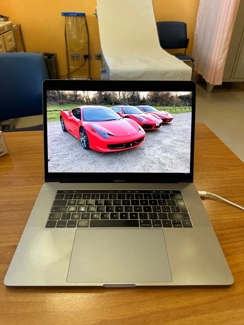 Apple MacBook Pro 15 A1990 MR942T/A i7 2,66GHZ RADEON 560X 512 SSD 16gb ram