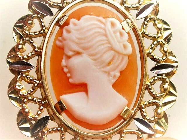 Pendentif Ancien En Or Jaune 18K (750/1000°) Avec Camée Coquille - Années 1960/70, Très Bon état