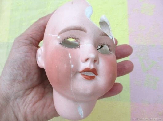 Poupée ancienne tête en porcelaine SFBJ moule 60, marquée en - Lot 247