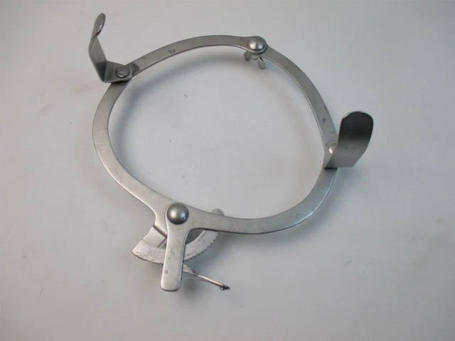 Retractores quirúrgicos, Aparatos e instrumentos, Equipamiento