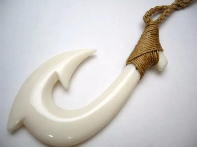 Hawaiian Hawaii Jewelry Tribal Fish Hook Bone Carved Necklace / Choker # 35173