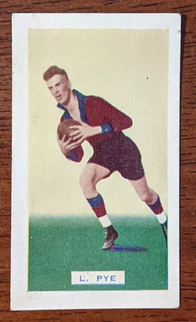 Hoadleys 1934 VFL Footballers - Len Pye Fitzroy Football Club.