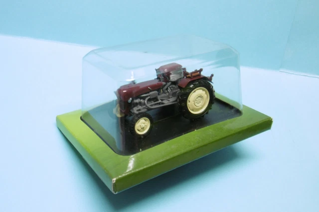 UH / Hachette - TRACTEUR Ursus C325 1962 marron Neuf NBO 1/43