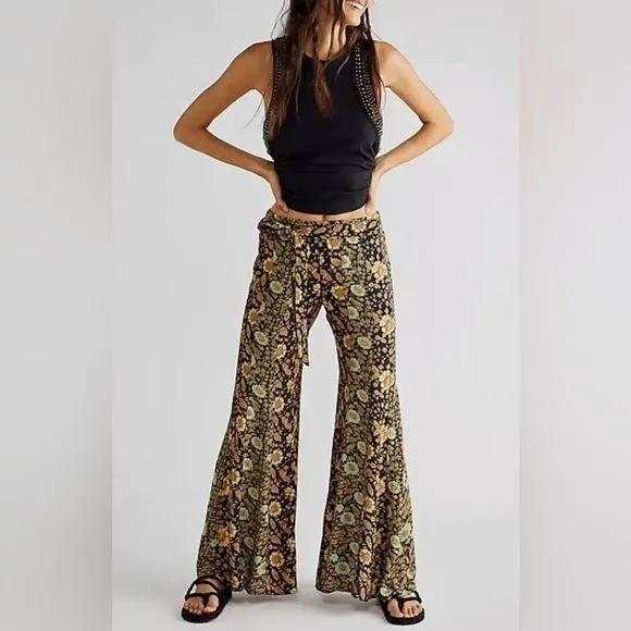 Free People Bali Sultry Boho Flare Pants-M-$128 A639-9