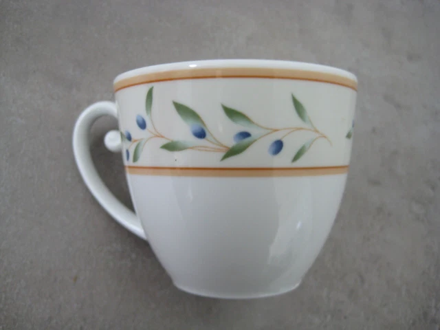 Mitterteich Kaffeetasse Teetasse Porzellan weiss mit Oliven Muster w NEU