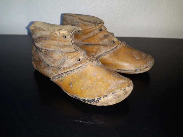 PETITES SANDALES EN CUIR POUR POUPEES - chaussures de poupée à jouer