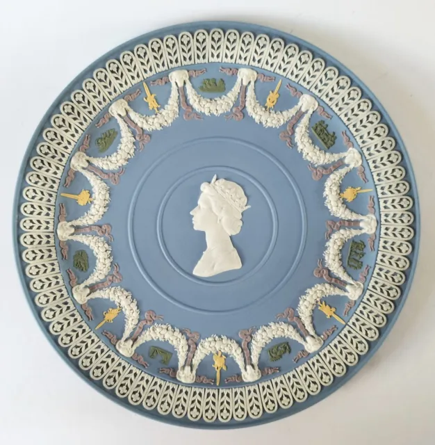 Wedgwood Jasperware Blau Grün Flieder Stock Weiß Queen Elizabeth Trophäe Platte