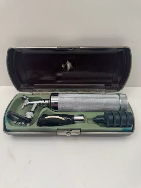 Vintage Welch Allyn Diagnostic Set Otoscope Ophthalmoscope w/case