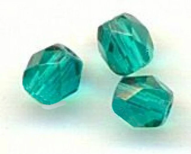 25 PERLES FACETTES DE BOHEME  6 mm  LIGHT EMERALD