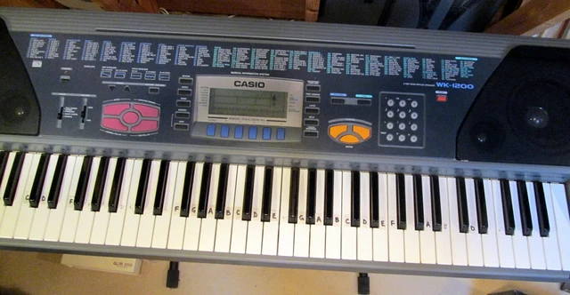 CASIO WK-1200 ELECTRONIC Keyboard And Stand octaves