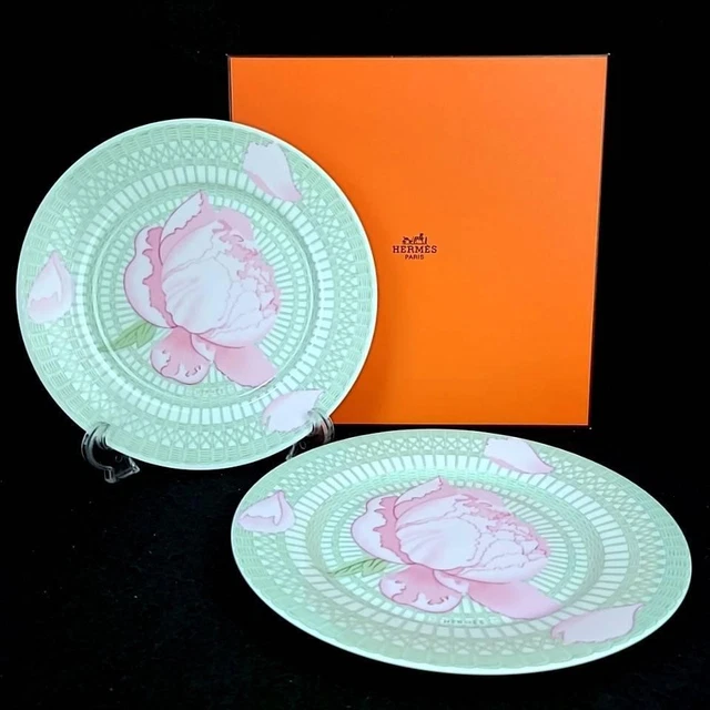 HERMES PIVOINNE PLATES, 2 Pairs, Boxed, 22Cm 1 $795.04