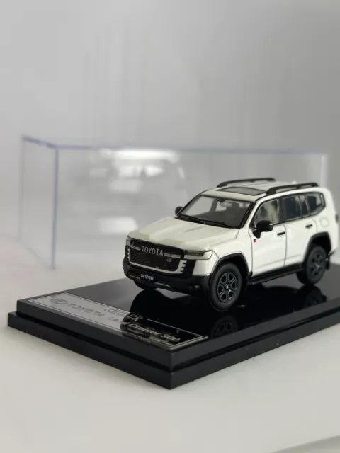 GCD 1:64 Toyota Land Cruiser LC300 GR SPORT White/Black 156 Diecast Model Car