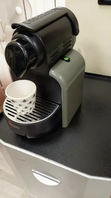 MACCHINA PER CAFFÈ Nespresso in capsula modello de longhi Essenza en97w EUR  39,00 - PicClick IT