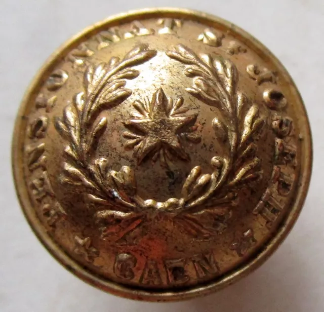 Bouton bombé en métal doré : Pension St Joseph / Caen, à l'étoile de 21 mm