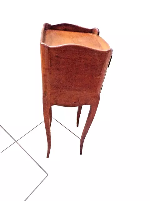 Vintage Walnut Wood Bedding-Stylized Regency-Nightstand/Extra Furniture 3