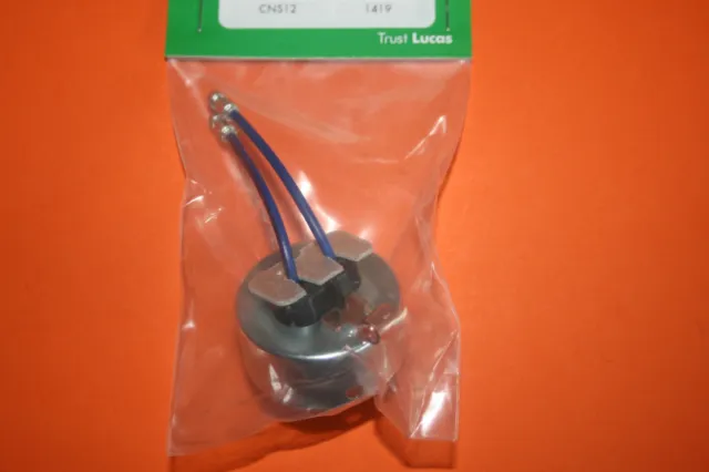 Triumph Bsa Norton Genuine Lucas Bpf Bulb Holder Lu554602 554602