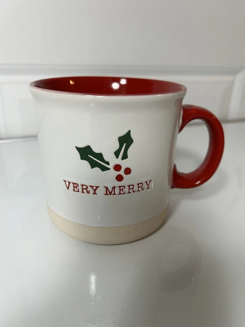 FAO SCHWARZ Ceramic  “VERY MERRY” Collectible Christmas Red Large mug NWOT