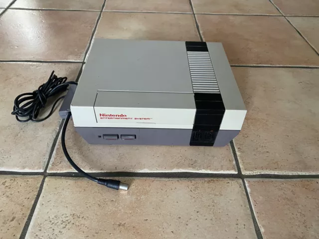 CONSOLE NINTENDO NES PAL HOL NES-002ED (GS) Avec Câbles Vidéo Antenne Seulement