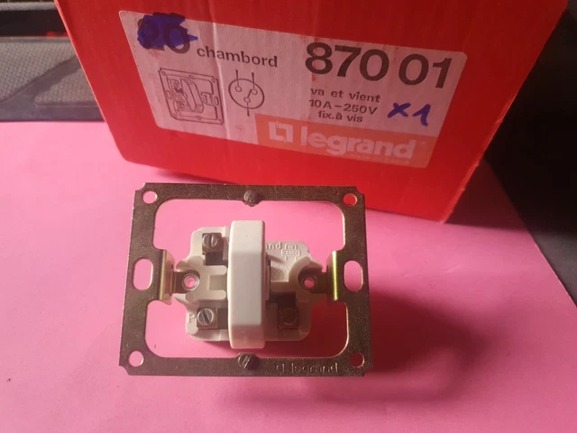 Lot De 2 Interrupteurs Va-et-vient Legrand Modèle Chambord - Réf. 87001, Occasion Mais Fonctionnels