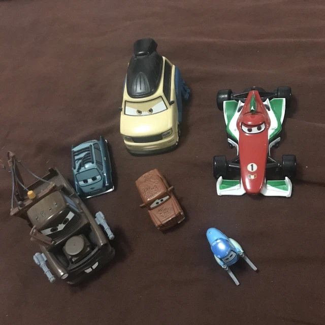 lot de  6 voitures cars disney pixar metal différentes tailles 3