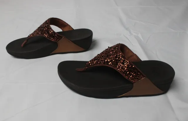 FitFlop Women's Lulu Shimmer Foil Wedge Thong Sandals CB7 Bronze Size US:9 UK:7