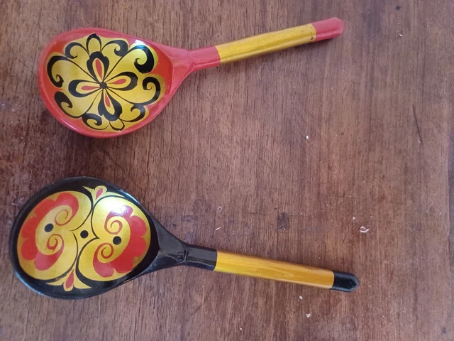 2 kleine Holzlöffel Handarbeit - traditionelle russischer Malerei - Deko