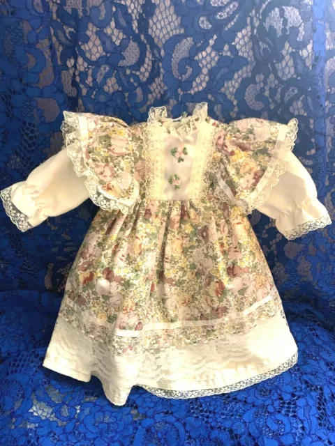 💗ANCIENNE ROBE AVEC dentelle  POUR POUPEE ANCIENNE JUMEAU, BRU, STEINER, SFBJ