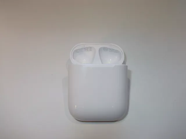 Genuine Original Apple Airpods Charging Case A1602 For 1St Or 2Nd Generation