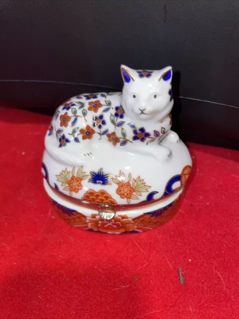 Vintage Andrea by Sadek Imari Style Cat Porcelain Trinket Box Hinged Lid Floral