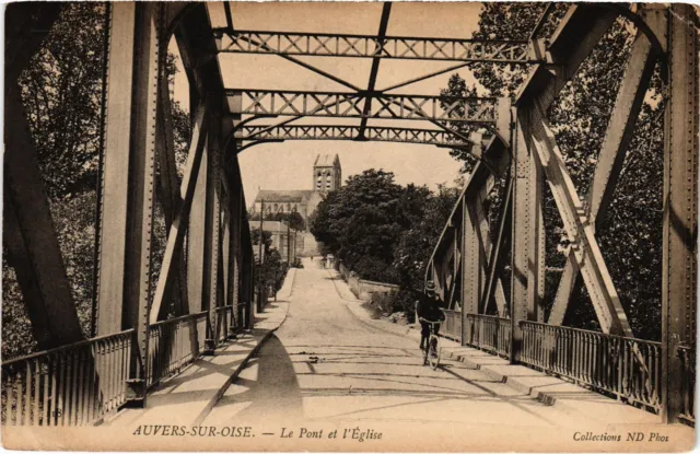 CPA Auvers sur Oise Le Pont et l'Eglise FRANCE (1309304)