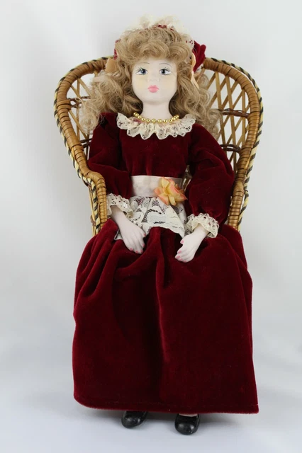 Antigua Muñeca De Porcelana - Belle Poupée Ancienne En Porcelaine