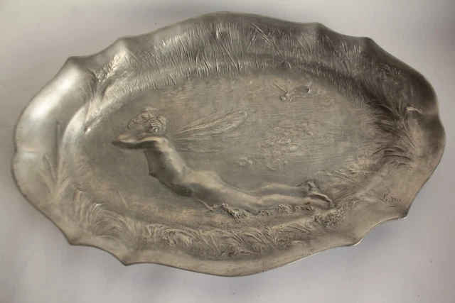 Auguste LEDRU Grand plat étain Femme libellule Art nouveau (61585)