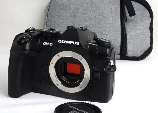 Olympus OM-D E-M1 Mark II [Near Mint]  20.4MP Digital With Case Battery Charger