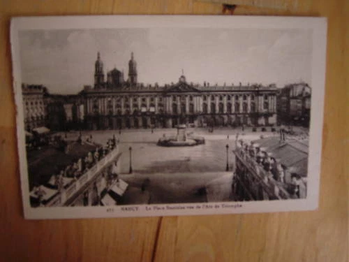 nancy - la place stanislas vue de l'arc de triomphe