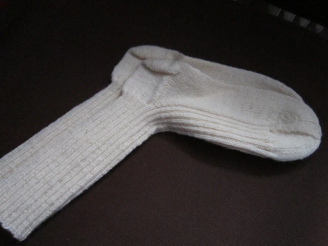 Handgestrickte Herren/Damen Socken - Bettsocken Regia Wolle 4 fädig cremfarbig