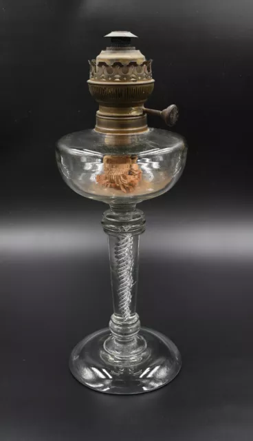 Lampe à pétrole en verre souflé de Vierzon XIX ème Petrol Lamp